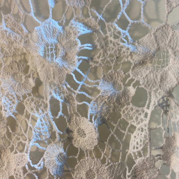 🌿3FOR33$🌿White lace tank top - Picture 6 of 9